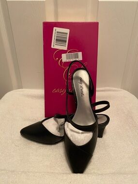 easy street Black Pointed Slingback Pumps…size 10W